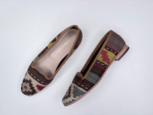 Carica l'immagine nel visualizzatore di Gallery, KILIM SHOES 39 - 4
