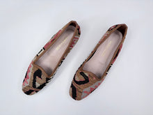 Cargar imagen en el visor de la galería, KILIM SHOES 39 - 5
