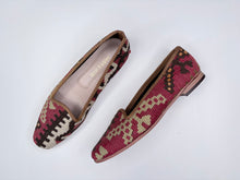 Carica l'immagine nel visualizzatore di Gallery, KILIM SHOES 40 - 1
