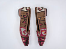 Carica l'immagine nel visualizzatore di Gallery, KILIM SHOES 40 - 8
