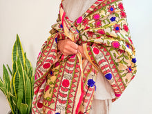 Cargar imagen en el visor de la galería, EMBROIDERY SILK SCARF 24
