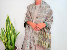 Cargar imagen en el visor de la galería, SILK SCARF 3
