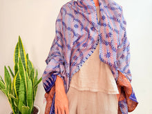 Cargar imagen en el visor de la galería, SILK SCARF 10
