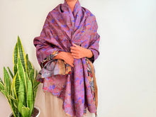 Load image into Gallery viewer, SILK SCARF 17
