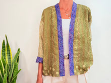 Load image into Gallery viewer, SHORT KIMONO SILK 16
