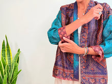 Load image into Gallery viewer, SHORT KIMONO SILK 17
