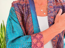 Load image into Gallery viewer, SHORT KIMONO SILK 17

