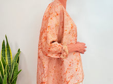 Load image into Gallery viewer, SHORT KIMONO SILK 24
