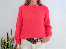 Cargar imagen en el visor de la galería, EVA MOHAIR JUMPER - PINK FLAMINGO
