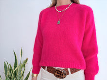 Cargar imagen en el visor de la galería, EVA MOHAIR JUMPER - FUCCIA
