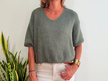 Lade das Bild in den Galerie-Viewer, MARGOT ALPACA JUMPER - GREEN
