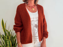 Lade das Bild in den Galerie-Viewer, LU MOHAIR BOLERO - BROWN
