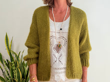 Lade das Bild in den Galerie-Viewer, LU MOHAIR BOLERO - PISTACHO
