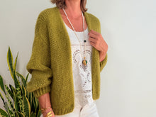 Lade das Bild in den Galerie-Viewer, LU MOHAIR BOLERO - PISTACHO
