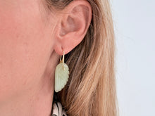 Cargar imagen en el visor de la galería, WINGS EARRING - GREEN
