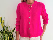 Lade das Bild in den Galerie-Viewer, CAROLINE MOHAIR CARDIGAN - FUCSIA
