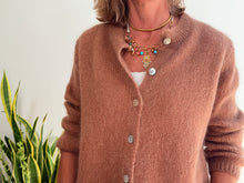 Lade das Bild in den Galerie-Viewer, CAROLINE MOHAIR CARDIGAN - CAMEL
