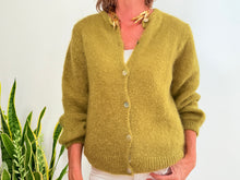 Load image into Gallery viewer, ANAÏS MOHAIR CARDIGAN - PISTACHO
