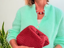 Lade das Bild in den Galerie-Viewer, MOHAIR-CARDIGAN MIT KNOPF - HELLGRÜN
