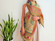 Cargar imagen en el visor de la galería, EMBROIDERY SILK SCARF 26
