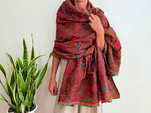 Cargar imagen en el visor de la galería, EMBROIDERY SILK SCARF 27
