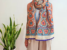 Cargar imagen en el visor de la galería, EMBROIDERY SILK SCARF 28
