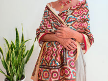 Cargar imagen en el visor de la galería, EMBROIDERY SILK SCARF 35
