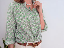 Lade das Bild in den Galerie-Viewer, Florales Boho-Shirt 3
