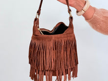 Cargar imagen en el visor de la galería, FRINGE BAG - CAMEL
