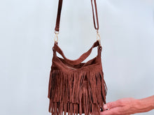 Cargar imagen en el visor de la galería, FRINGE BAG - CAMEL
