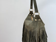 Cargar imagen en el visor de la galería, FRINGE BAG - GREEN
