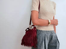Cargar imagen en el visor de la galería, FRINGE BAG - BURGUNDY
