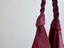 Cargar imagen en el visor de la galería, TRENZA BAG - BURGUNDY
