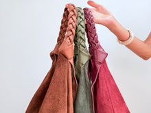 Cargar imagen en el visor de la galería, TRENZA BAG - BURGUNDY
