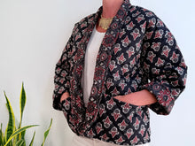 Cargar imagen en el visor de la galería, MINI BLOCK PRINT JACKET - BLACK
