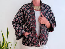 Cargar imagen en el visor de la galería, MINI BLOCK PRINT JACKET - BLACK
