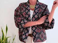 Cargar imagen en el visor de la galería, MINI BLOCK PRINT JACKET - BLACK
