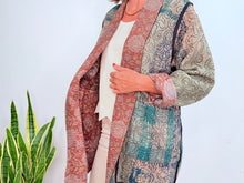 Cargar imagen en el visor de la galería, REVERSIBLE CRETONA COAT 11
