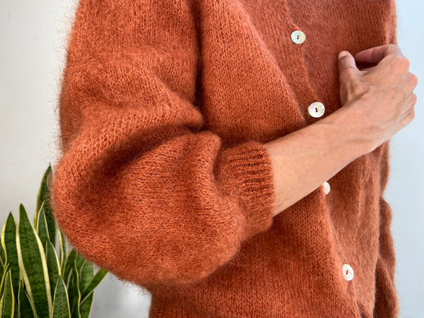 MOHAIR BUTTON CARDIGAN - BROWN