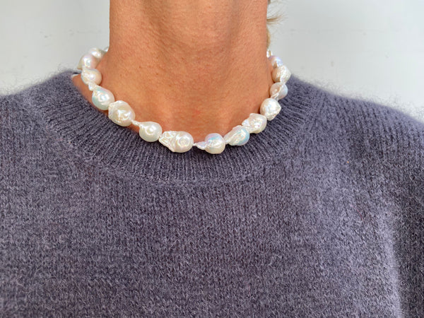 BAROQUE PEARL NECKLACE