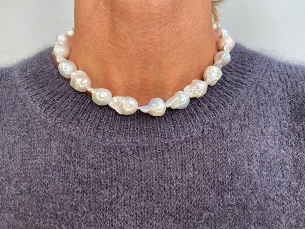 BAROQUE PEARL NECKLACE