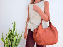 Lade das Bild in den Galerie-Viewer, SOCOA BAG – CAMEL
