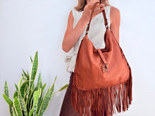 Lade das Bild in den Galerie-Viewer, FRINGE BAG -  CAMEL

