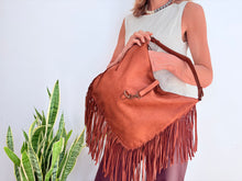 Lade das Bild in den Galerie-Viewer, FRINGE BAG -  CAMEL
