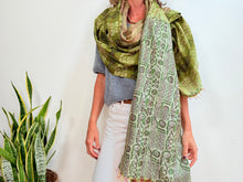 Cargar imagen en el visor de la galería, SILK SCARF 9
