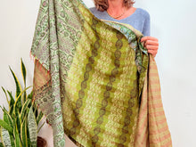 Cargar imagen en el visor de la galería, SILK SCARF 9
