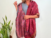 Cargar imagen en el visor de la galería, SILK SCARF 18
