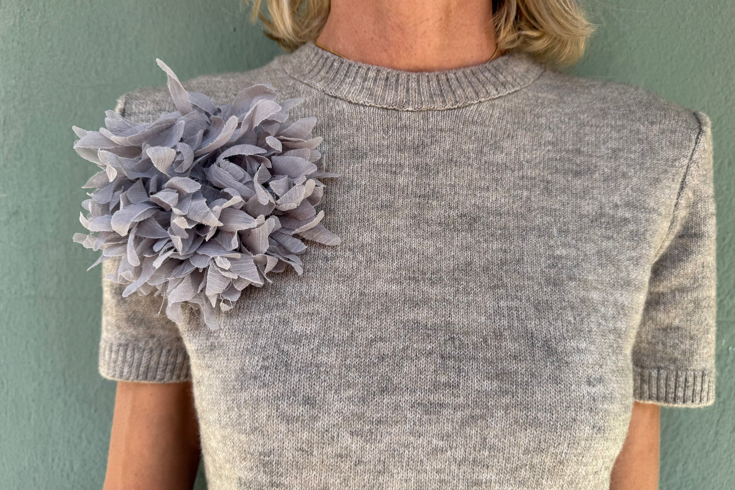 FLORAL BROOCH -  GREY