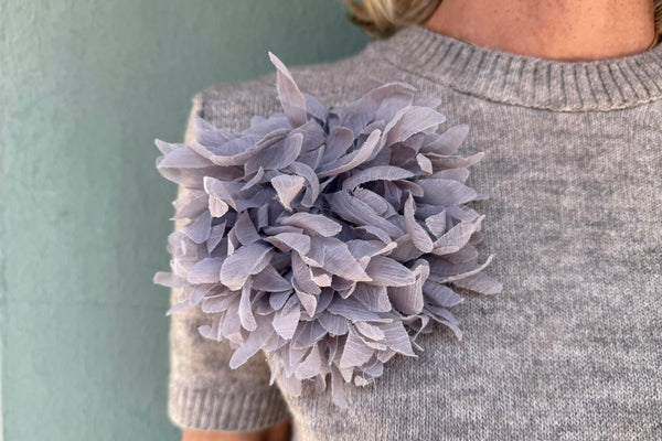 FLORAL BROOCH -  GREY