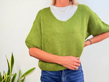 Lade das Bild in den Galerie-Viewer, MARGOT ALPACA JUMPER - VERDE MANZANA
